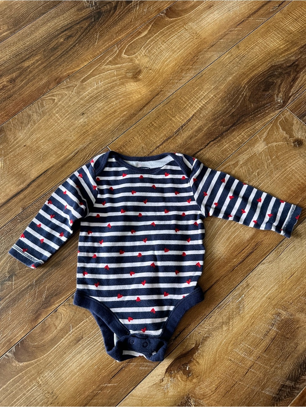 Old navy 3-6 months long sleeve onesie